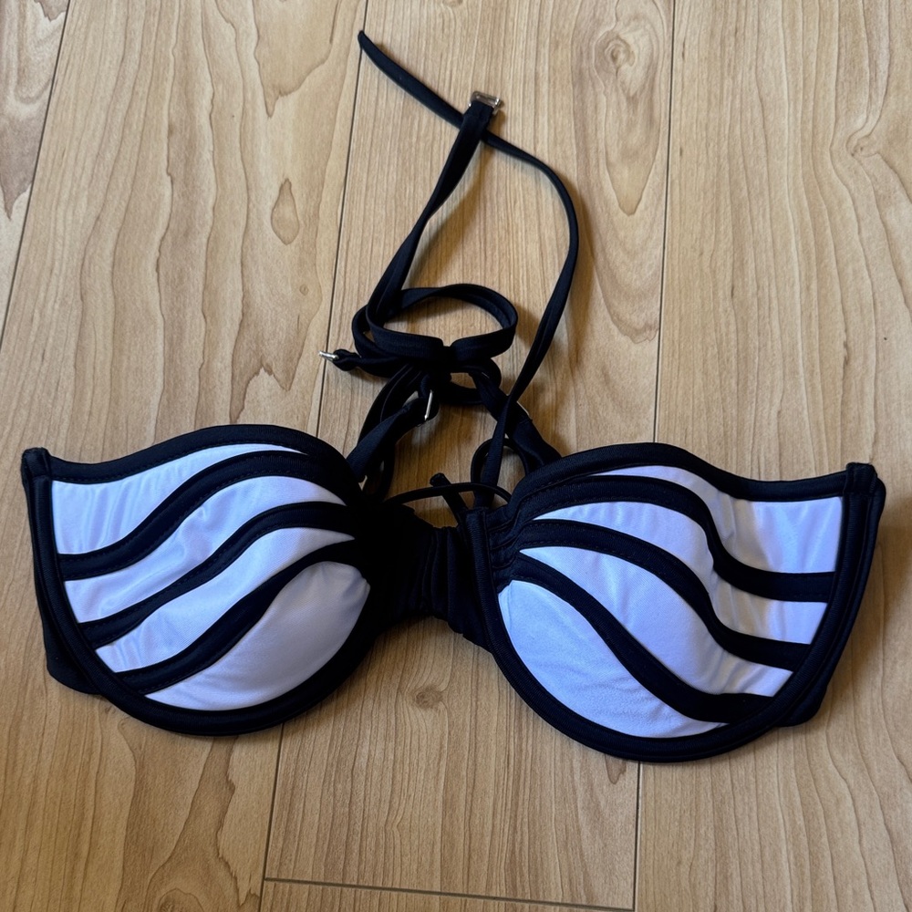 God Save Queens ALLURE PEARL TOP